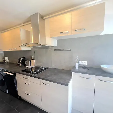 Apartment - Bright & Renovated 3-room *